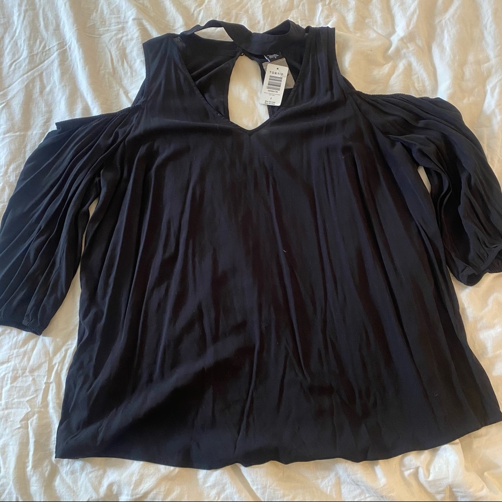 Cold shoulder black torrid top